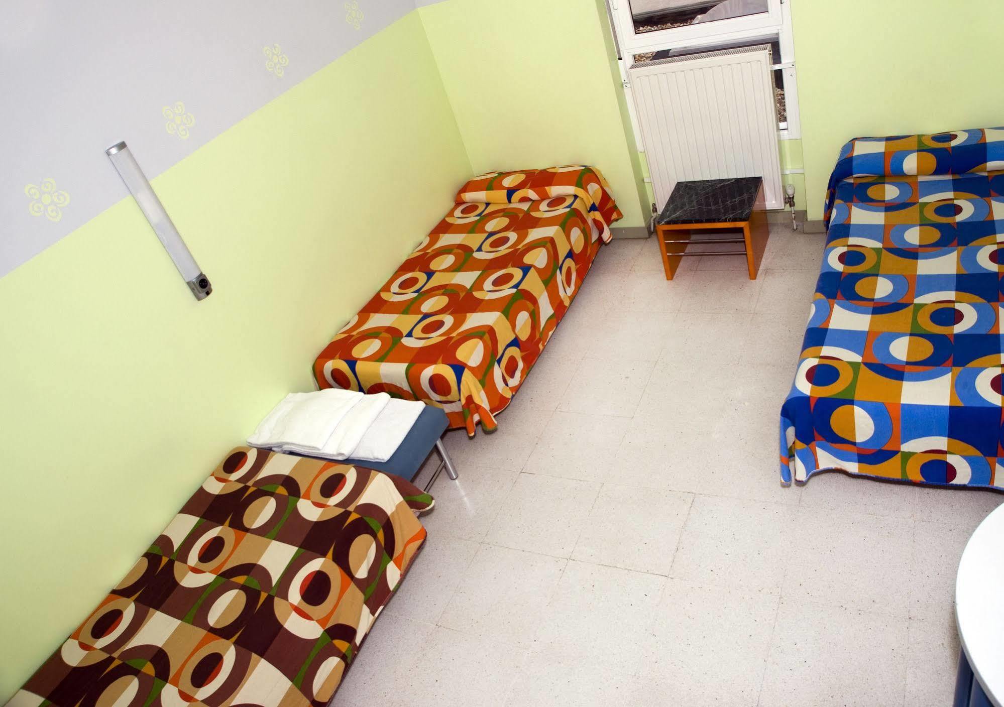 Hostal Welcome Madrid Dış mekan fotoğraf