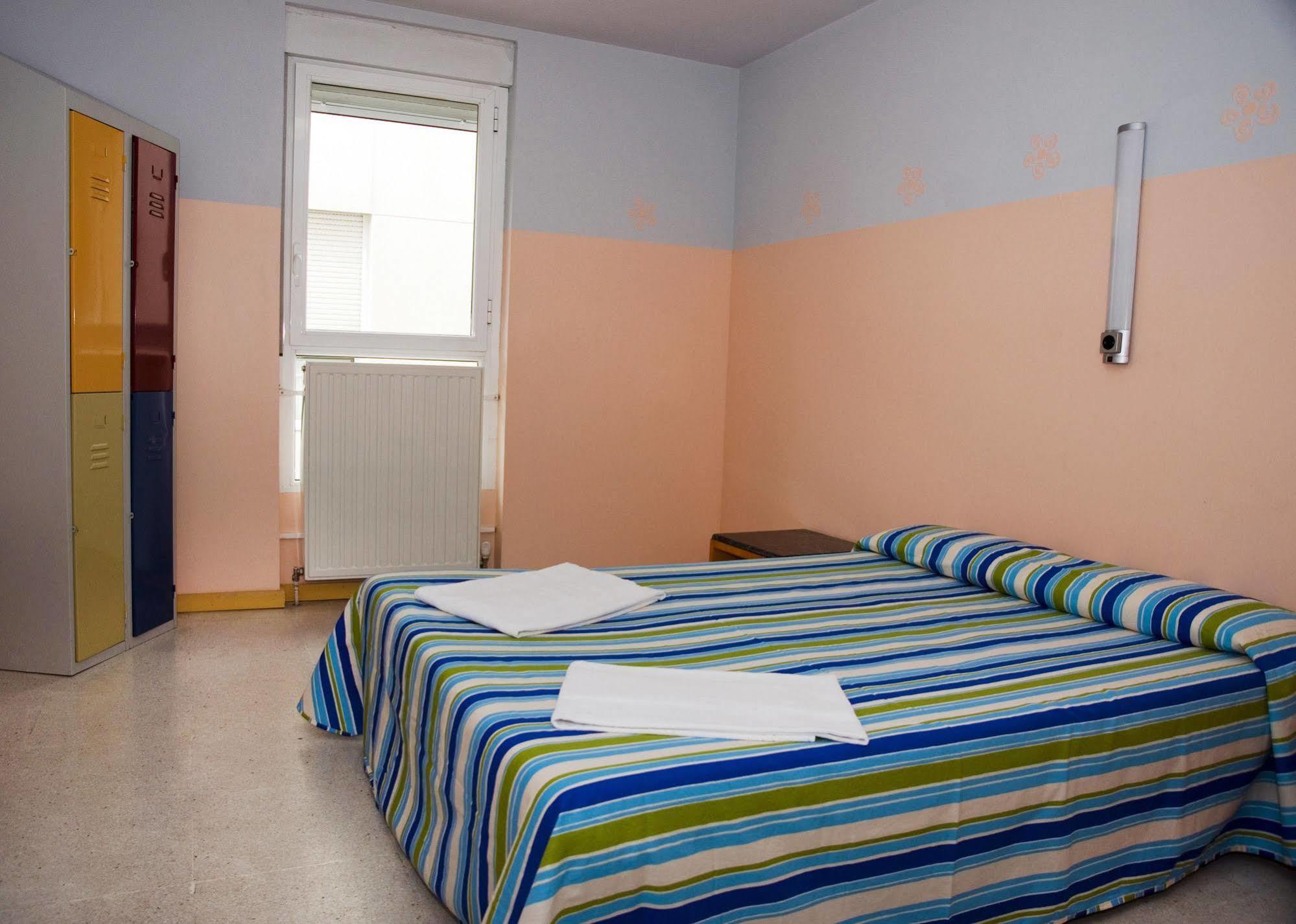 Hostal Welcome Madrid Dış mekan fotoğraf